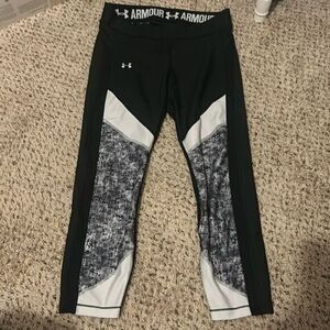 Under Armour women’s large heat gear compression leggings  C